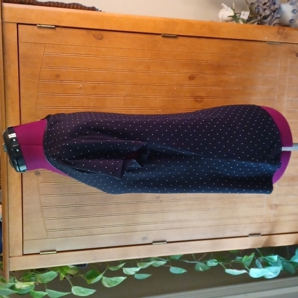 Essentials Basic Black Shell - Picture 3 of 6